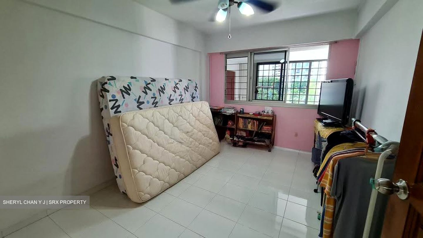 Blk 107 Jurong East Street 13 (Jurong East), HDB Executive #623700781